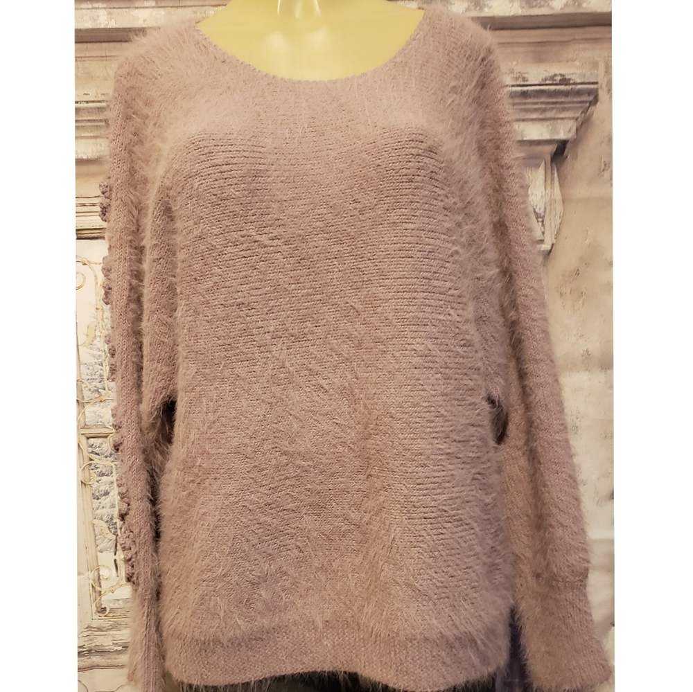 Beautiful plus size sweater.